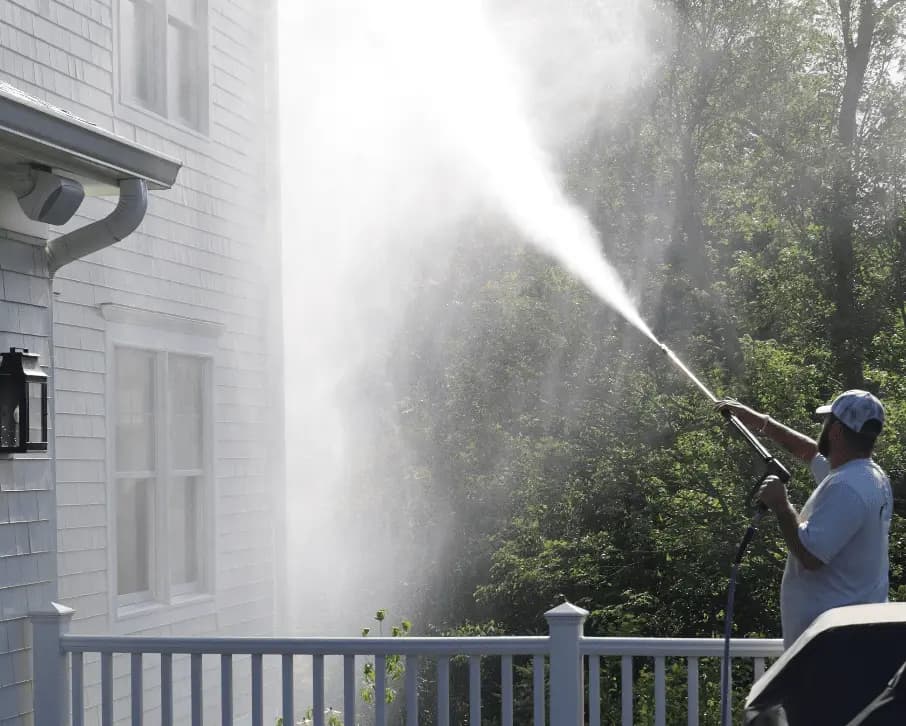 House Washing service in Willoughby, OH